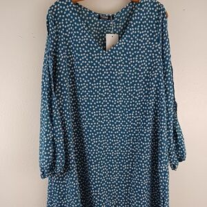 Yoins flower print v neck long open. Lie blouse size L. New with tags
